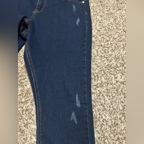 DIP Women’s Size 12 Dark Wash Jeans Distressed Frayed Hem - Picture 3 of 8